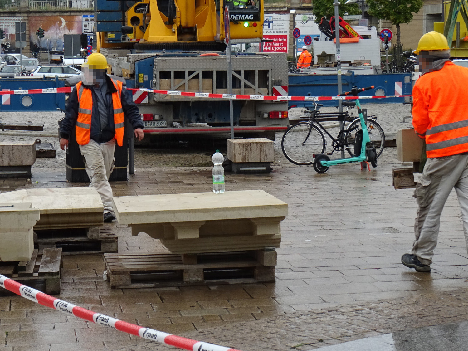 Zwischenlager auf Bahnhofsvorplatz
